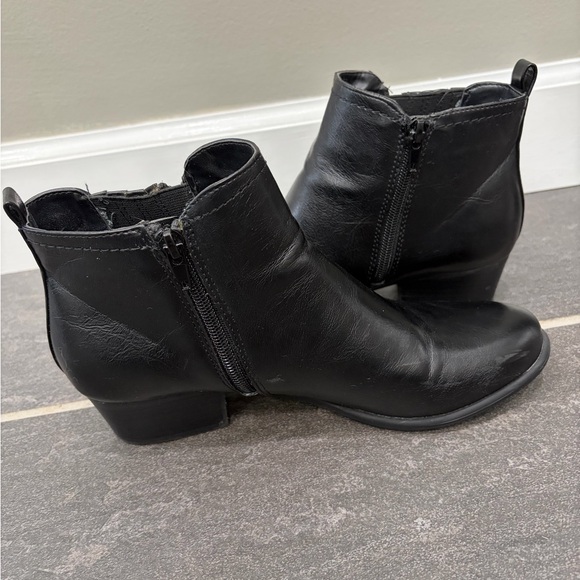 Unisa Black Leather Ankle Booties - Picture 3 of 3